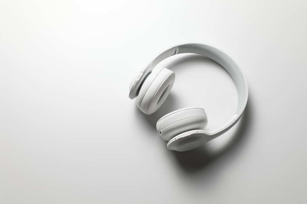 Noise Cancelling headphones gifts for business owners